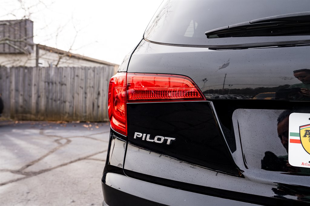 2016 Honda Pilot EX-L - Photo 11