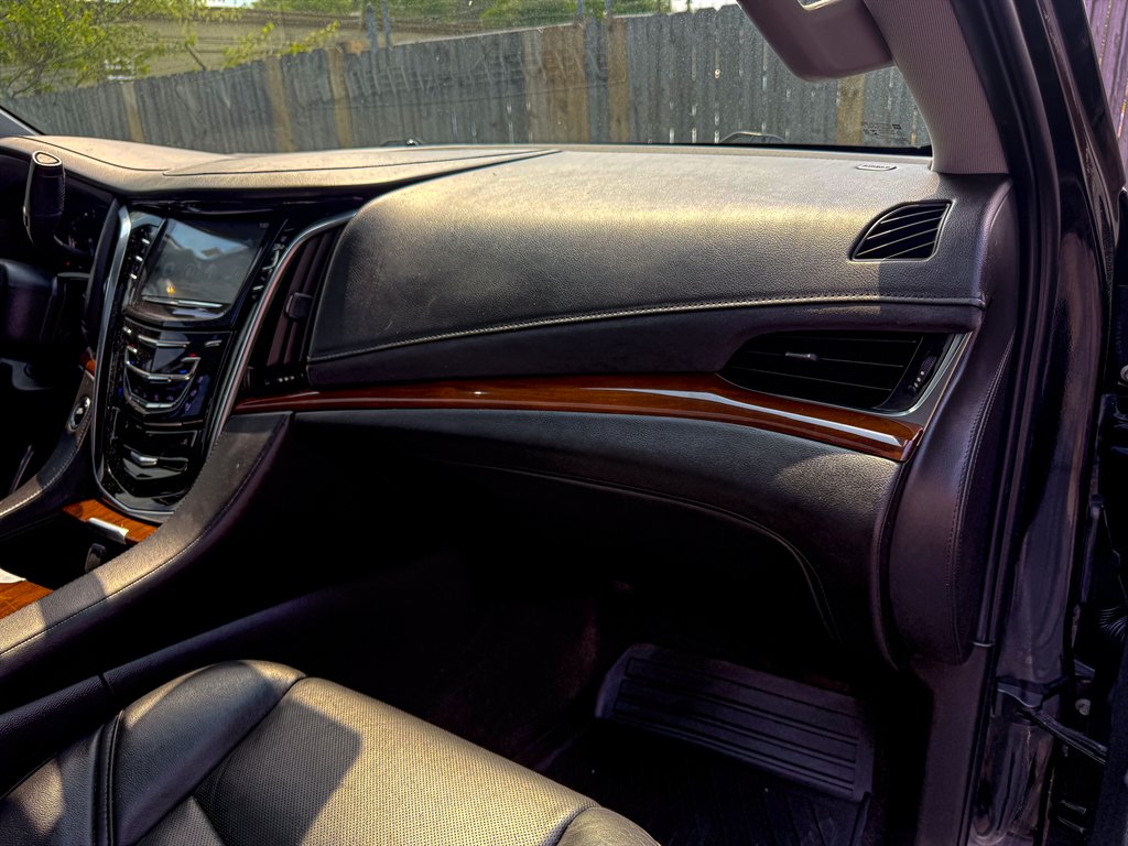 2020 Cadillac Escalade Luxury - Photo 32