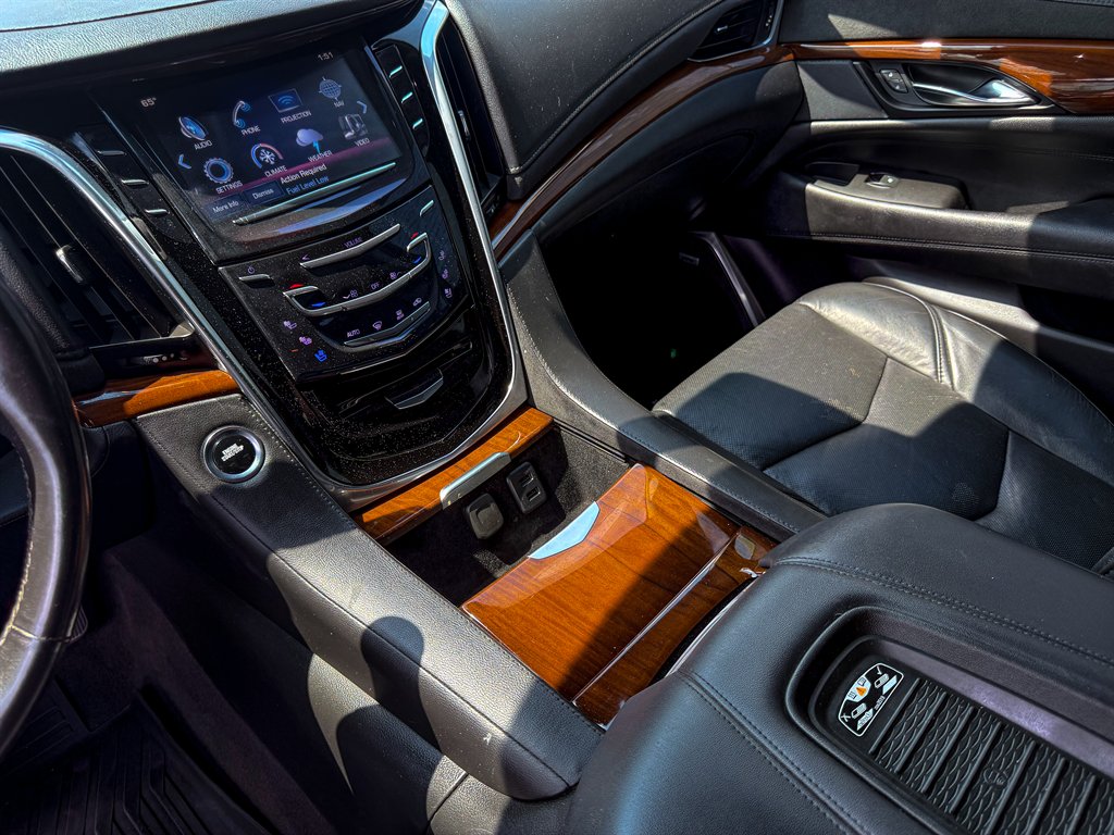 2020 Cadillac Escalade Luxury - Photo 23