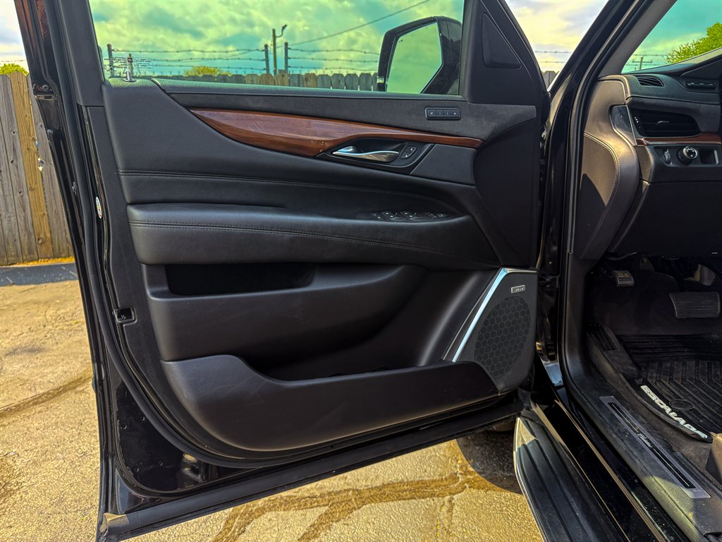 2020 Cadillac Escalade Luxury - Photo 25
