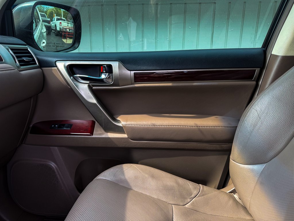 2015 Lexus GX Base - Photo 22
