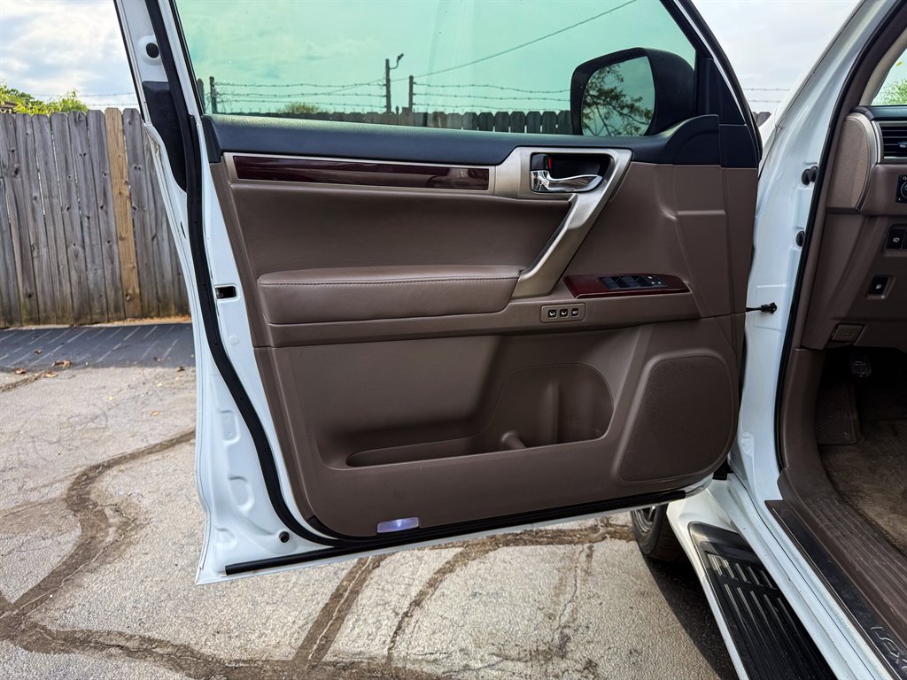 2015 Lexus GX Base - Photo 25