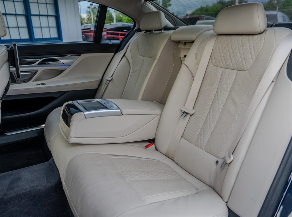 2020 BMW 7 Series 750i - Photo 30