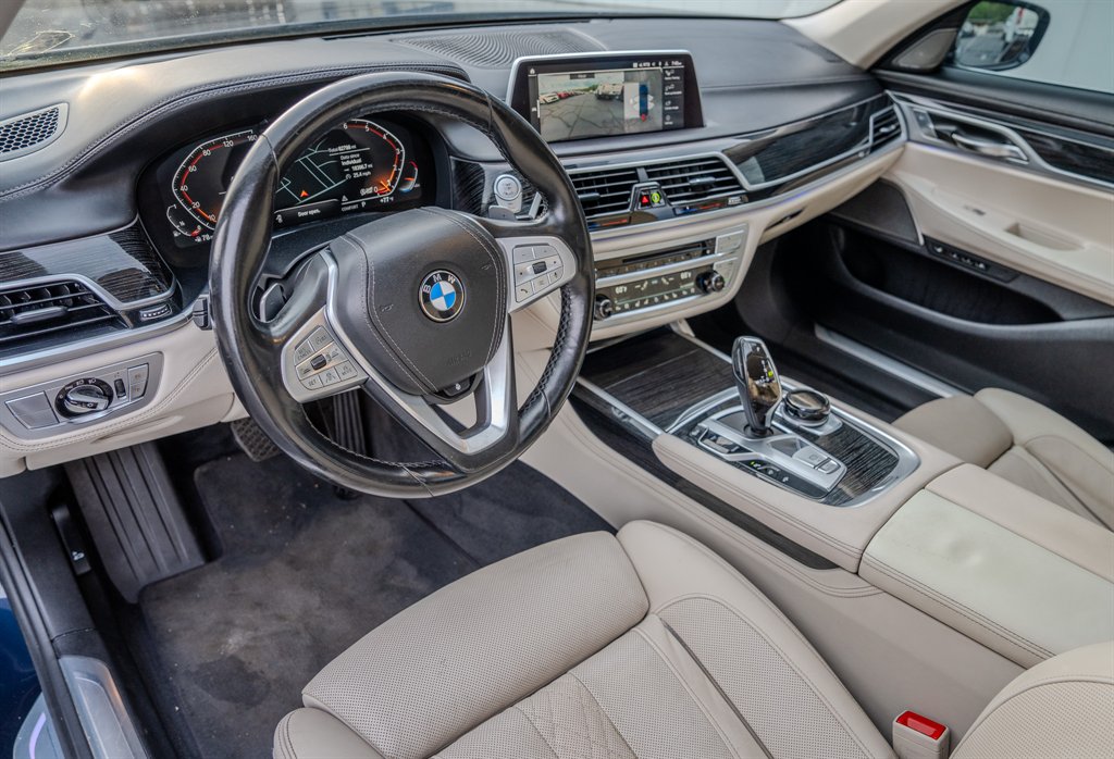 2020 BMW 7 Series 750i - Photo 14