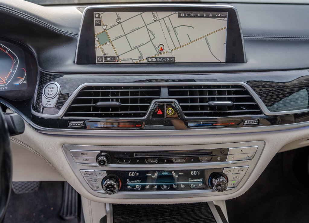 2020 BMW 7 Series 750i - Photo 21