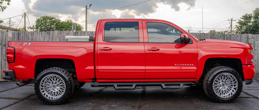 2018 Chevrolet Silverado 1500 LT Z71 - Photo 6