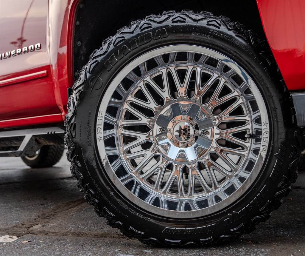 2018 Chevrolet Silverado 1500 LT Z71 - Photo 13