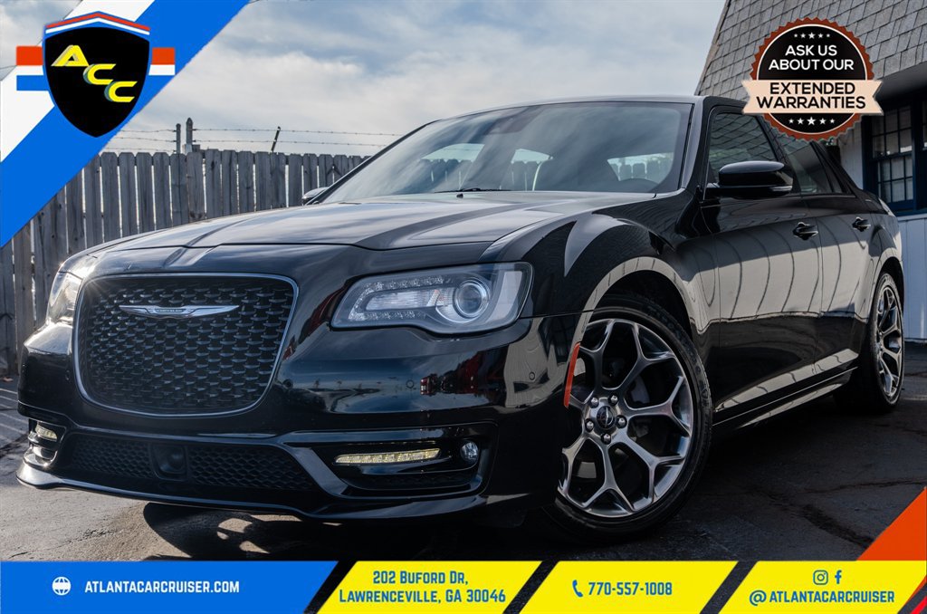 2018 Chrysler 300 S's photo