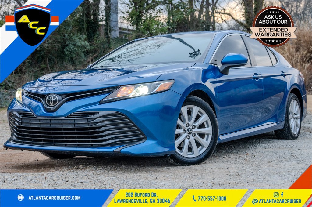 2019 Toyota Camry LE's photo